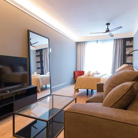 Old Town By Staynnapartments דירה